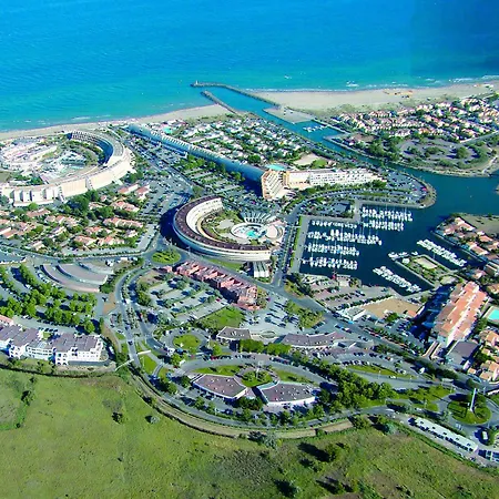 29, Heliopolis O Au Village Naturiste Daire Agde